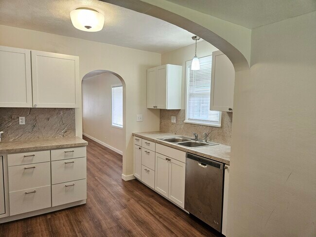 Photo - 1133 N Hayes Ave