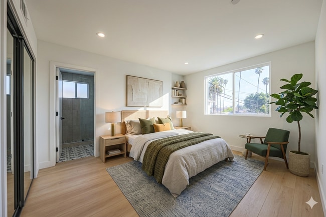 Photo - 2010 S Dunsmuir Ave Unit 2012 1/2