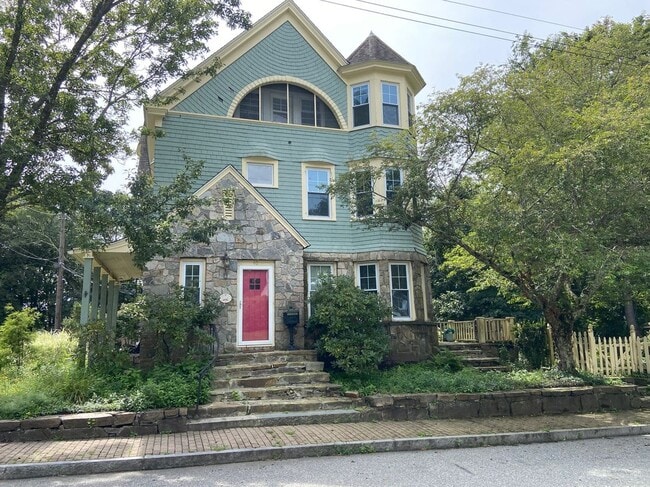 Building Photo - 40 Maple Grove Ave Unit 1