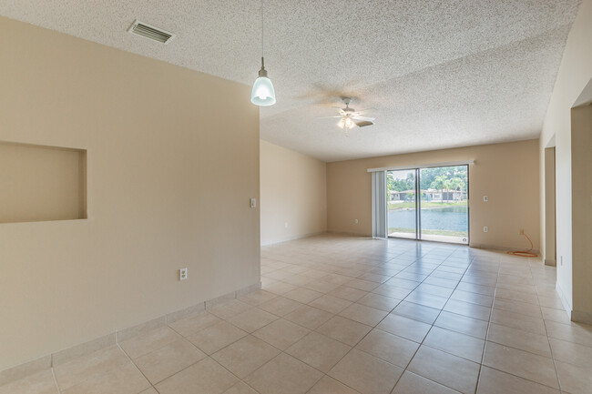 Photo - Gables at Honore Apartments