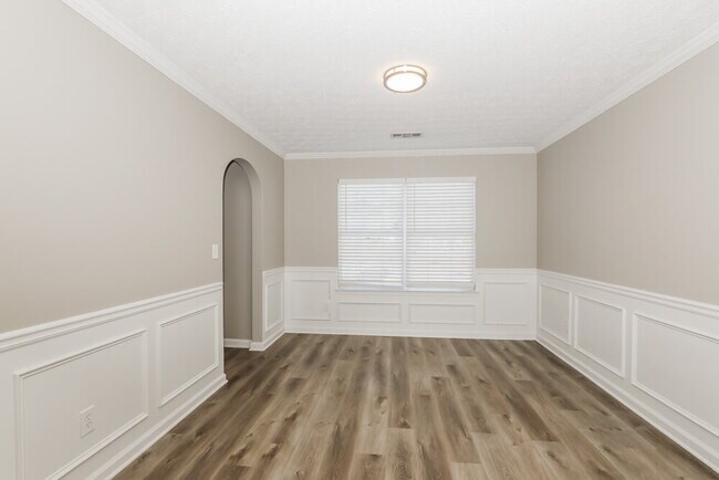 Photo - 1365 Camelia St