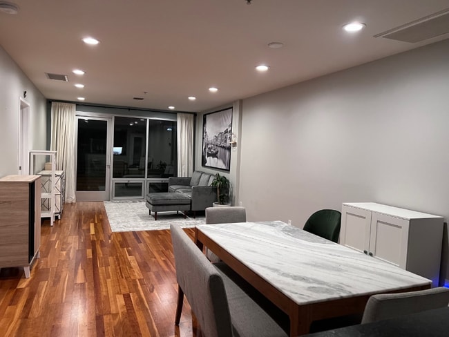 Photo - 1608 India St Unidad 302