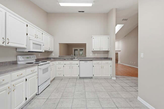 2902 NW 104th Ct