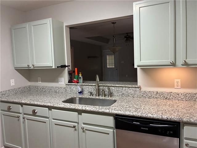 Photo - 105 Southgate Dr