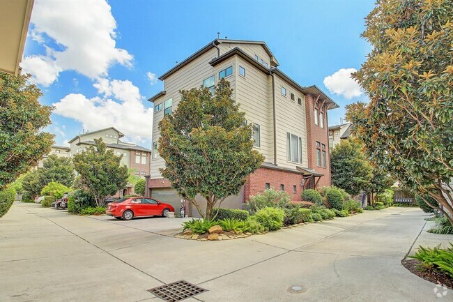 Building Photo - 1931 Summer St Rental