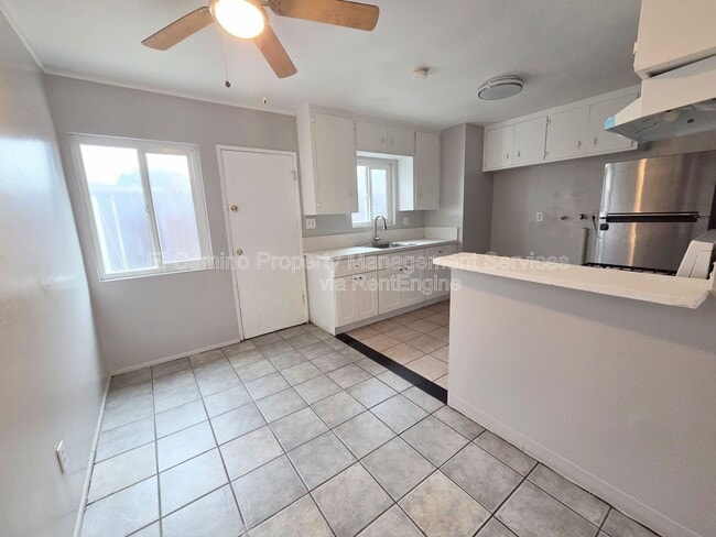 Photo - 3050 E 64th St