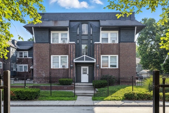 Building Photo - 3520 E Fall Creek Pkwy N Dr Unit C