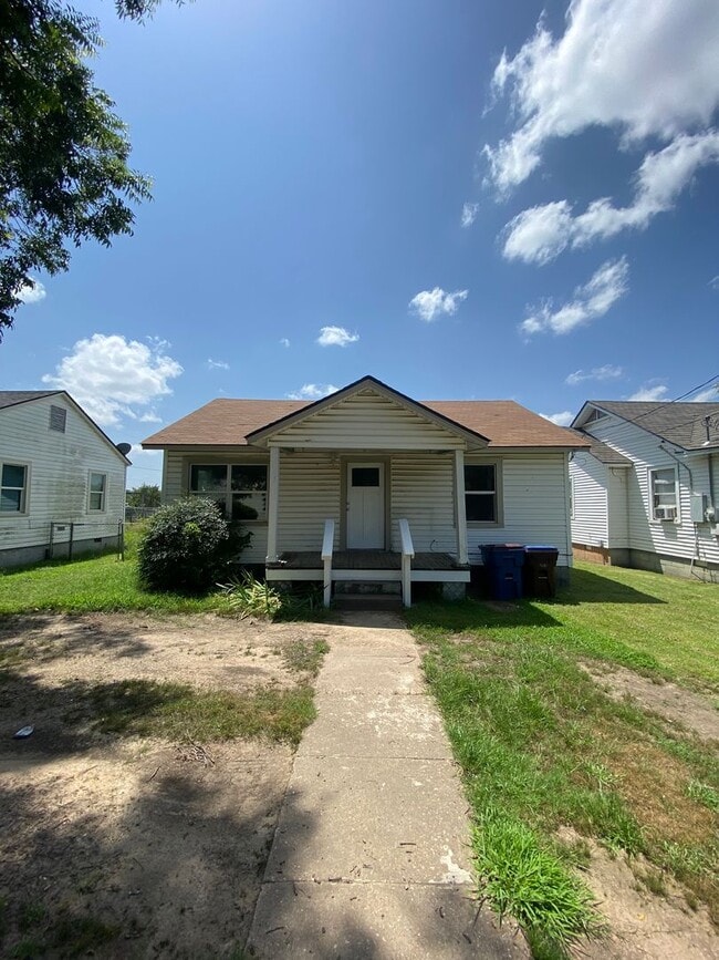 Building Photo - 1119 N 32nd St Rental