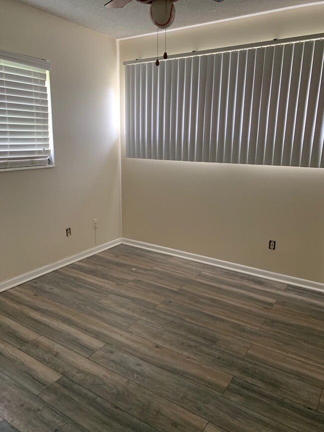 Photo - 1106 Madrid Rd