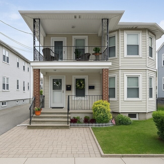 Building Photo - 171 Lexington St Unit 2 Rental