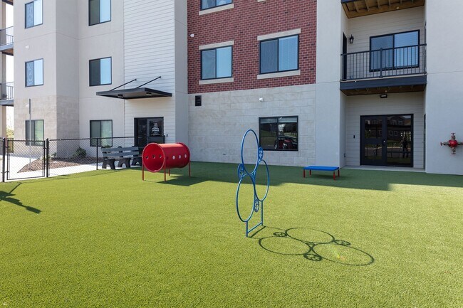 Promenade Commons