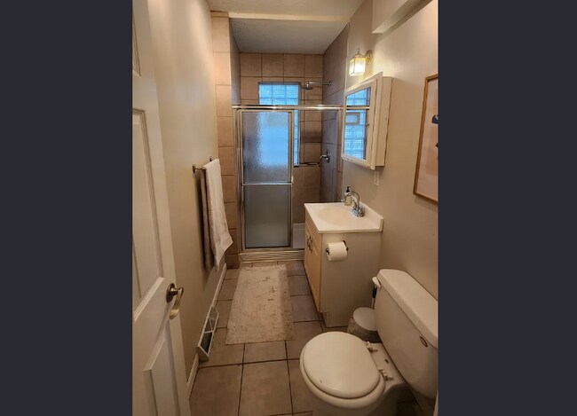 Photo - 1822 Roblyn Ave