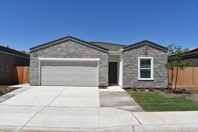 Building Photo - 4481 N San Miguel Ave