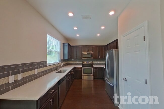 Photo - 10710 Southern Forest Dr