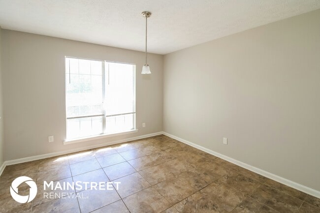 Photo - 504 Primrose Ln