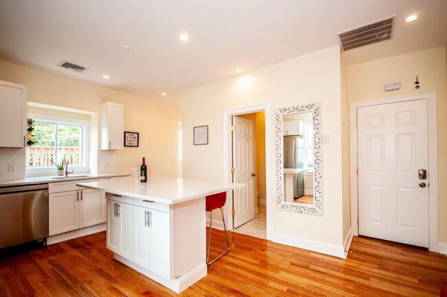 Photo - 80 Marion St