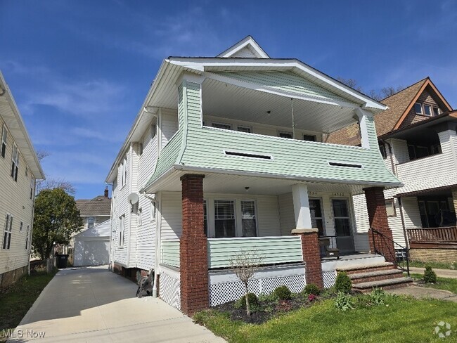 Building Photo - 14232 Athens Ave Unit 2nd Rental