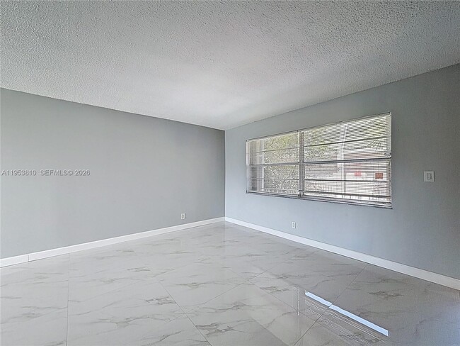 Photo - 1100 SE 4th Ave