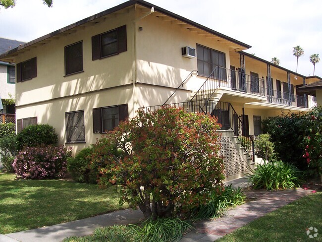 Building Photo - 160 N Sierra Bonita Ave Unit Front Rental