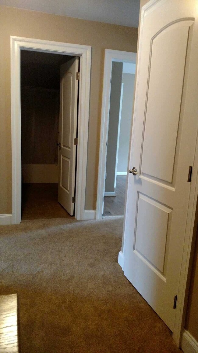 Photo - 204 Hollow Dr