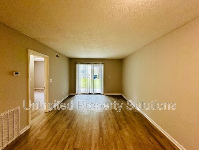 Photo - 211 Sunn Aire Ct