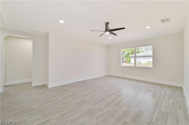 Photo - 4735 28th St SW