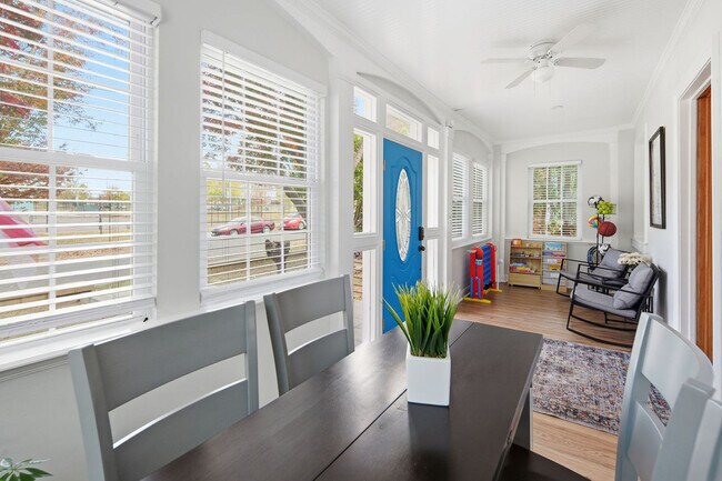 Photo - 1304 Van Buren St NW Unidad ID1353787P