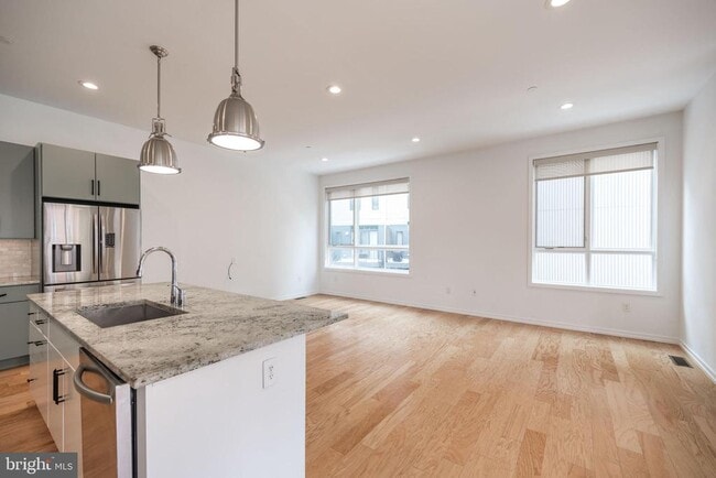 Photo - 444 Fairmount Ave