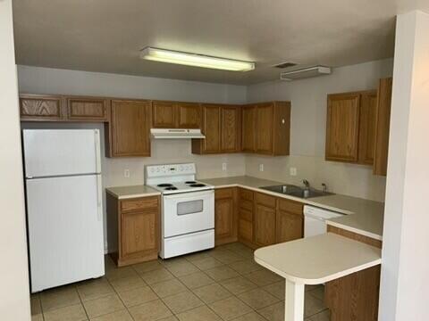 Photo - 305 N Chicago Ave