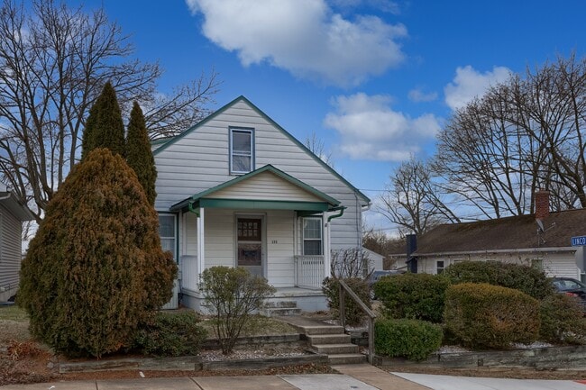 Photo - 123 N Spruce St