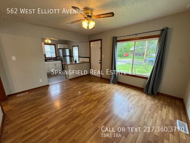 Photo - 562 W Elliott Ave