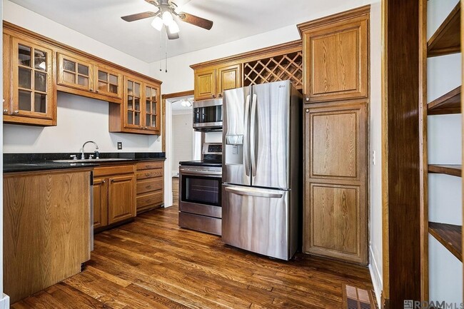 Photo - 1909 Cedardale Ave