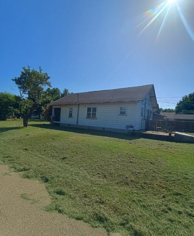 Photo - 846 E Maple St