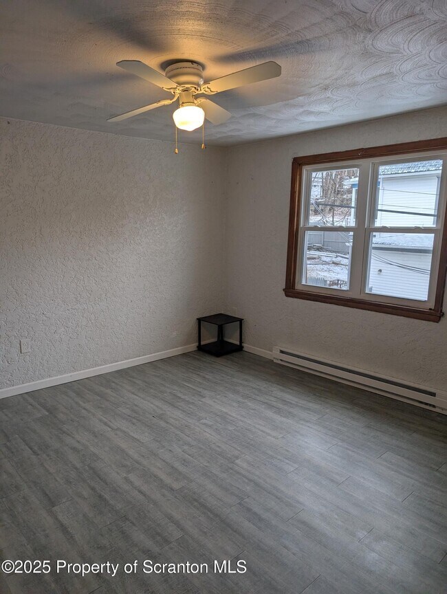 Photo - 118 1/2 Broad St