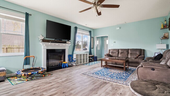Photo - 4-Bedroom Hunter's Creek Gem