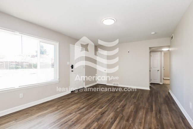 Photo - 649 Oakleaf Dr