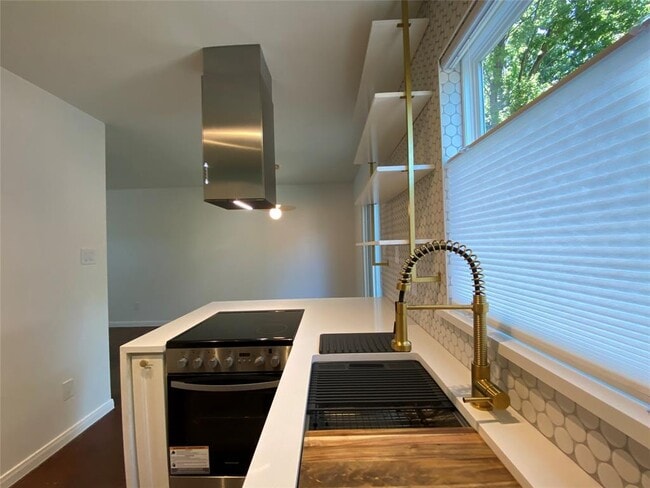 Photo - 7208 Meador Ave