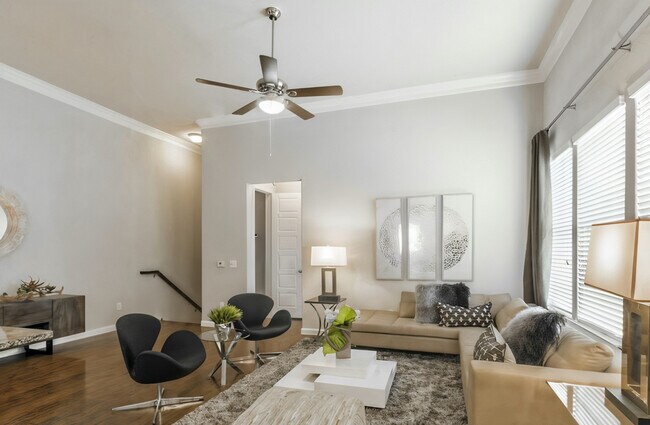 Photo - Where Elegance and Comfort Align! Unidad BEWD