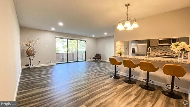 Building Photo - 403 Hickory Cir Rental