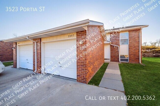 Photo - 3523 Portia St