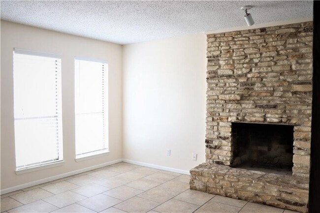 Photo - 1214 Leander Rd