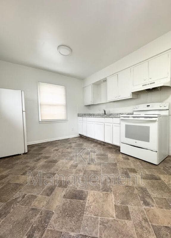 Photo - Charming 3-Bed Home with 1.5 Baths and 1,200 Sq Ft in West Toledo – $995/mo