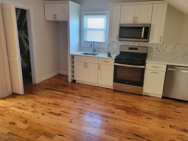 Photo - 2037 Gless Ave