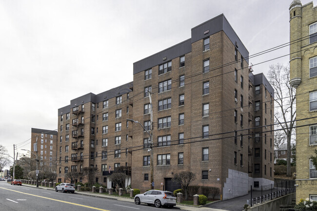 Photo - 77 Bronx River Rd