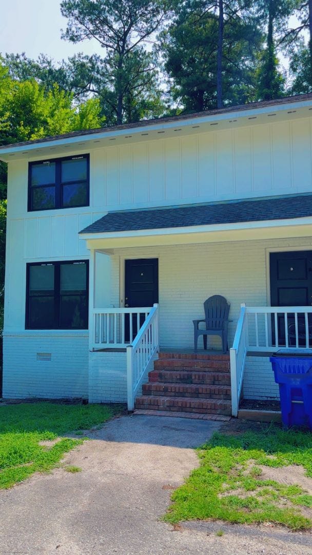 Building Photo - 208 N Peartree Ln Unit 208A