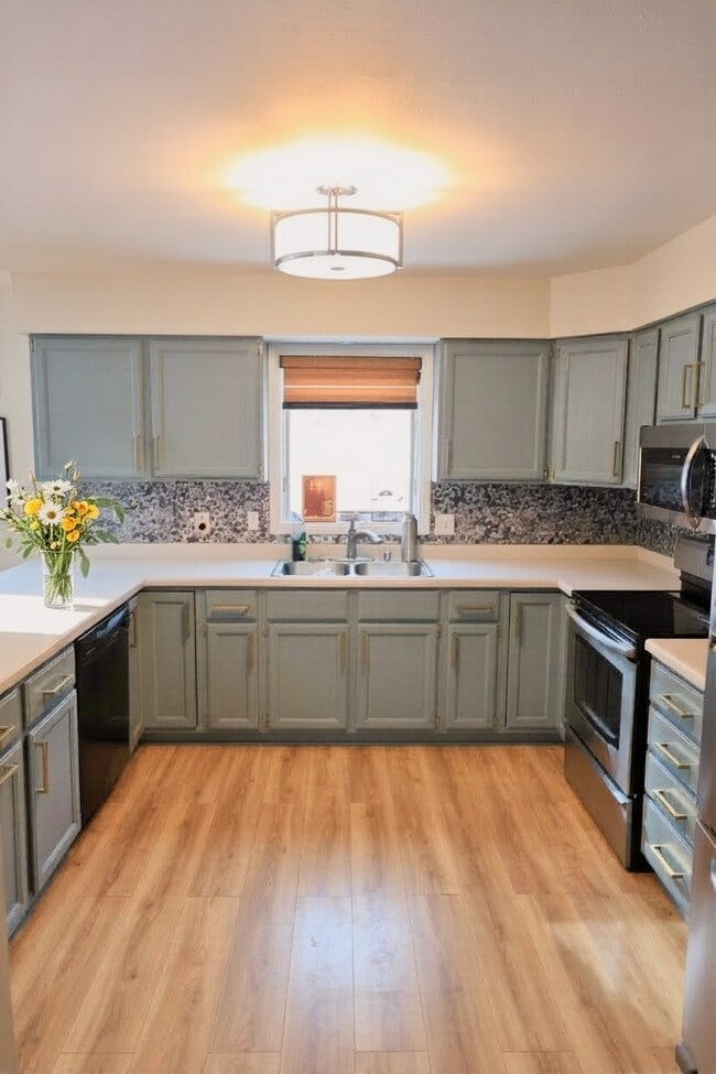 Photo - 206 N High Point Rd