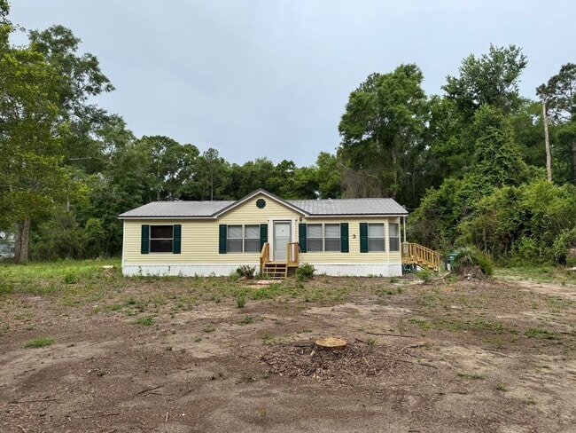 Building Photo - Updated 3 Bedroom 2 Bath Double Wide for Rent