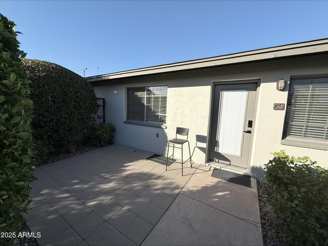 Building Photo - 1850 E Maryland Ave