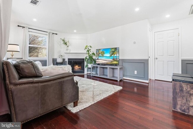 Photo - 4016 Hirst Dr