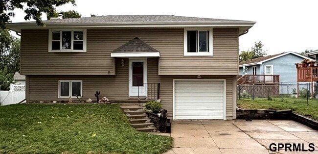 Building Photo - 13908 Meadow Ridge Rd